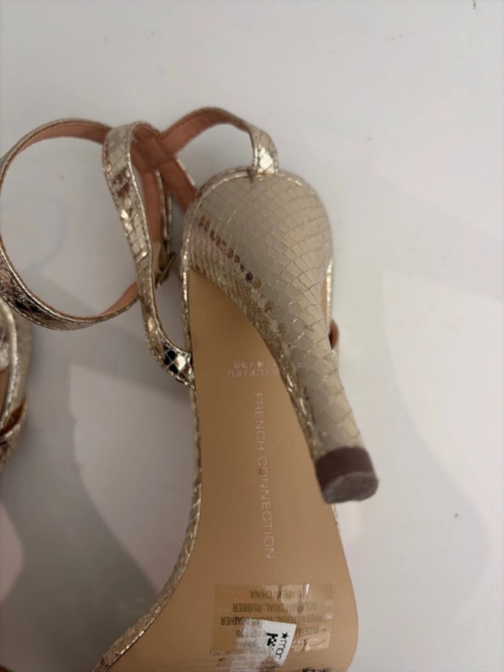 Gold heels - Picture 11 of 11